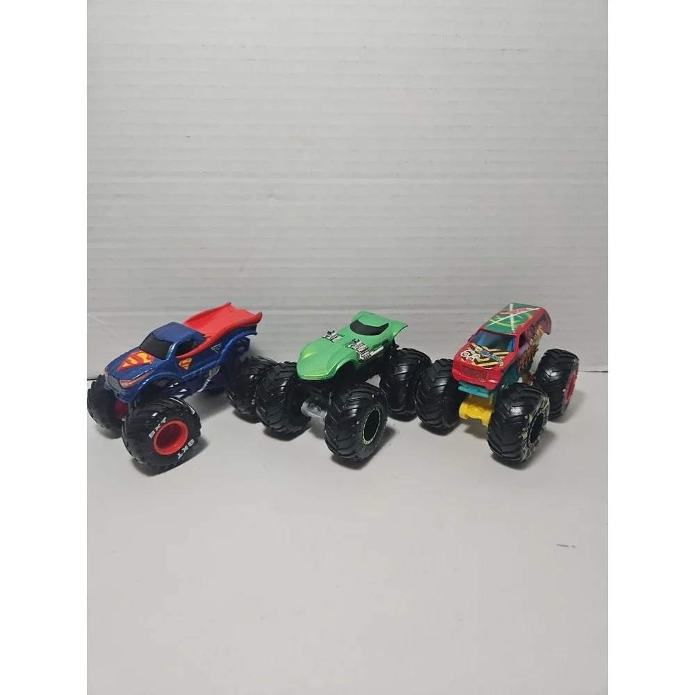Hot Wheels Monster Jam Truck HW Demo Derby 1:64 Diecast Truck Superman Twin Mill